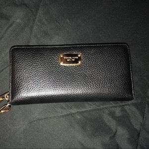 Micheal Kors wallet/wristlet